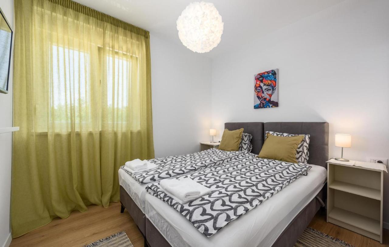 Apartmani Lucija Пореч Екстериор снимка