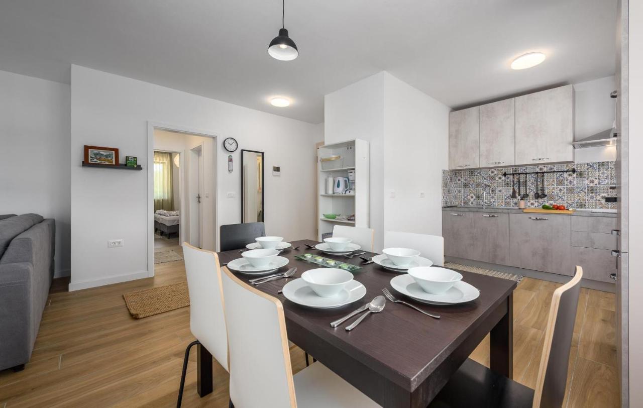 Apartmani Lucija Пореч Екстериор снимка