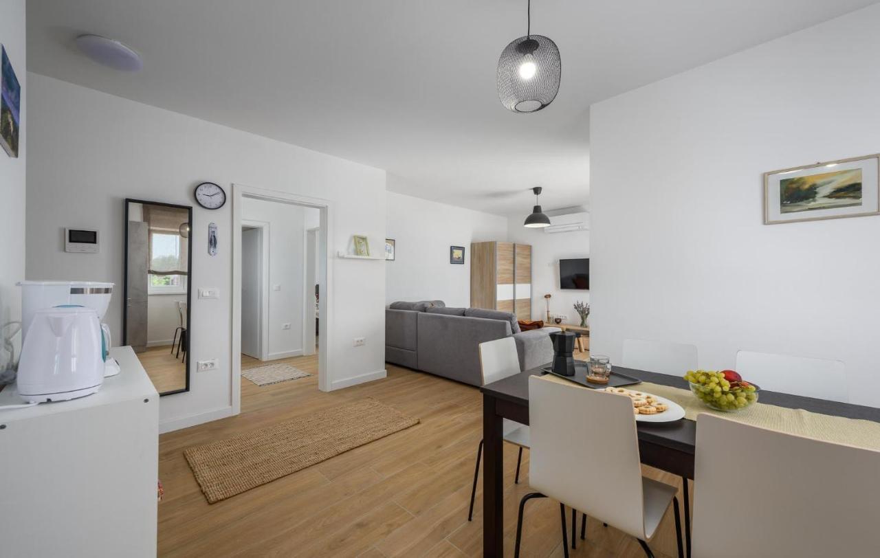 Apartmani Lucija Пореч Екстериор снимка