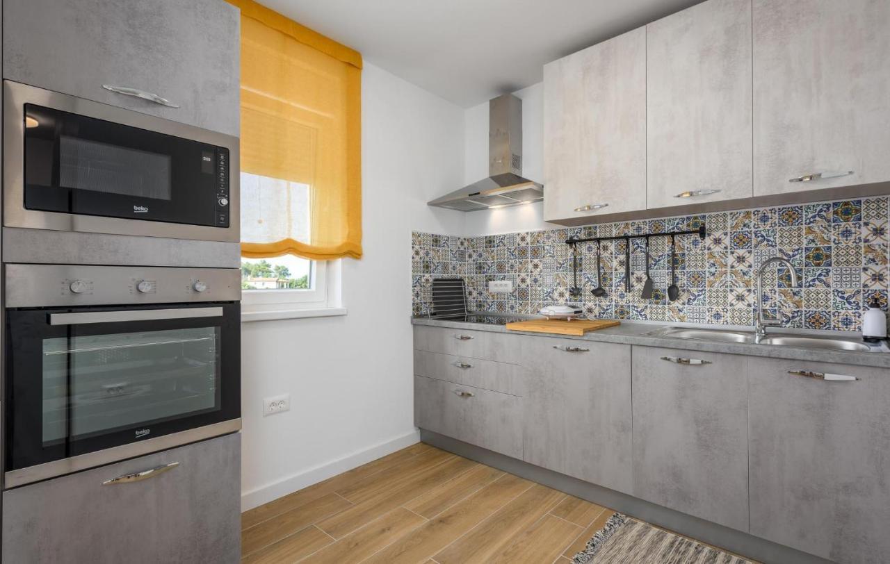 Apartmani Lucija Пореч Екстериор снимка