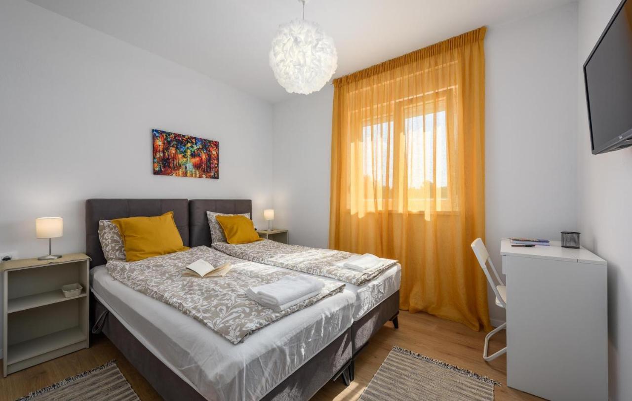 Apartmani Lucija Пореч Екстериор снимка