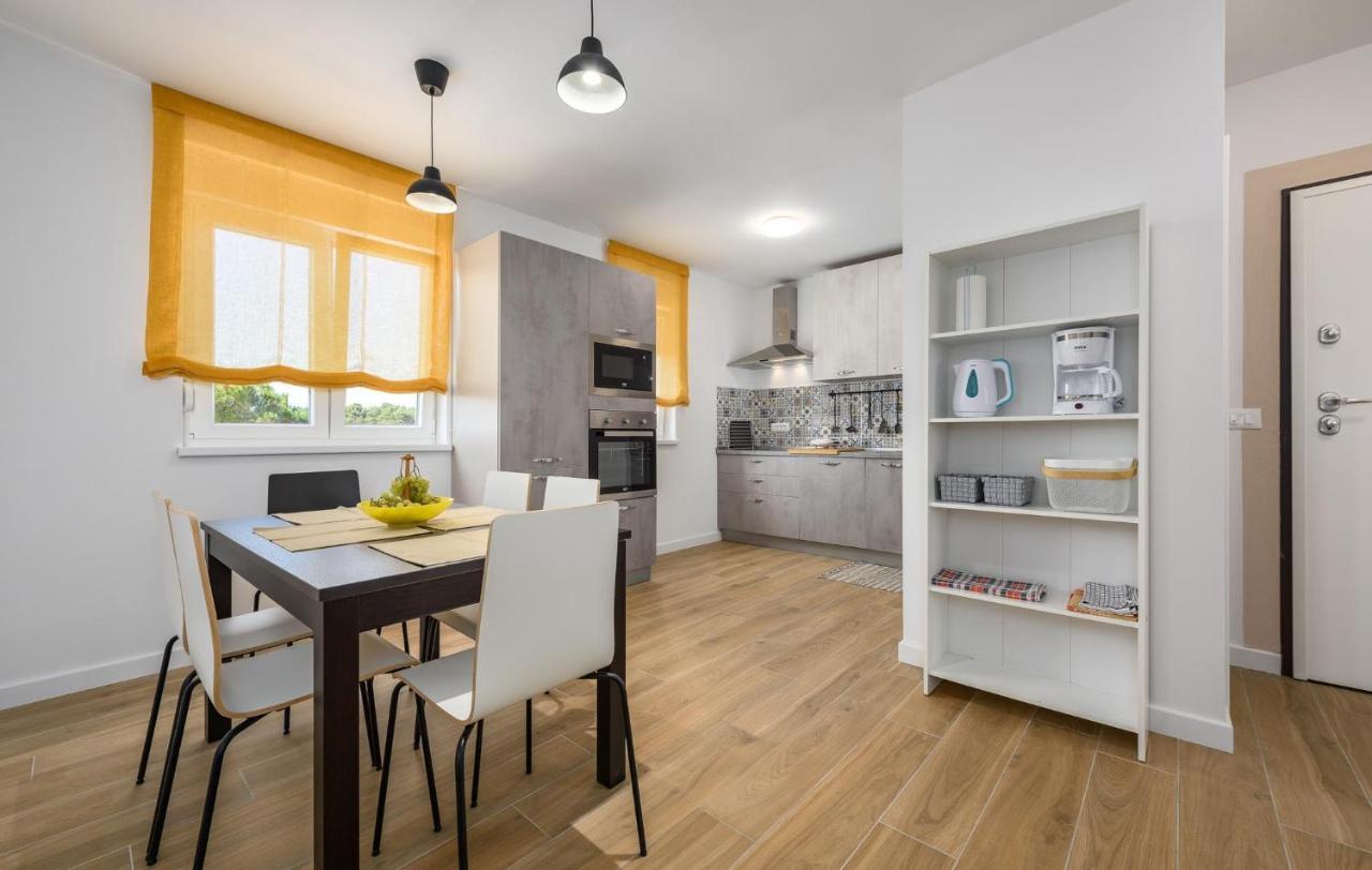 Apartmani Lucija Пореч Екстериор снимка