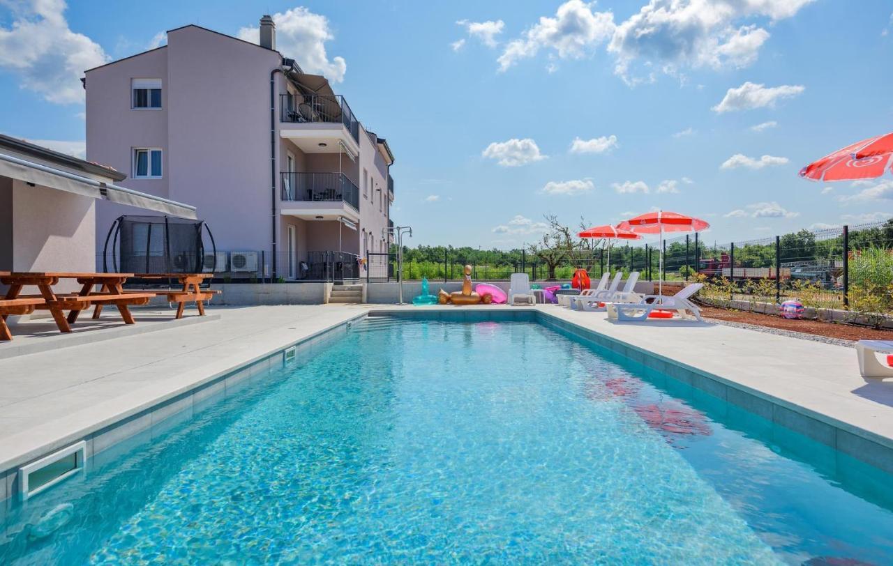 Apartmani Lucija Пореч Екстериор снимка