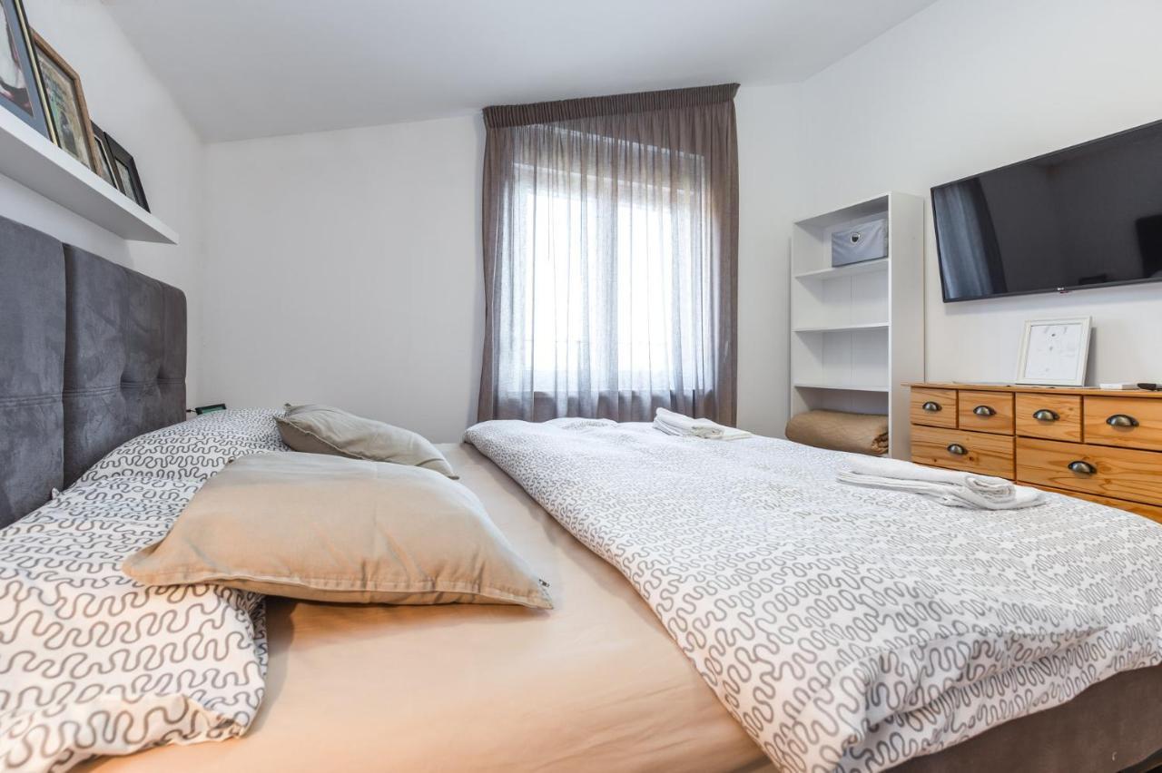 Apartmani Lucija Пореч Екстериор снимка